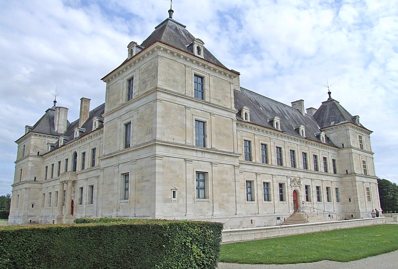 Château d'Ancy le Franc Par Christophe.Finot — Travail personnel, CC BY-SA 2.5, https://commons.wikimedia.org/w/index.php?curid=4346331