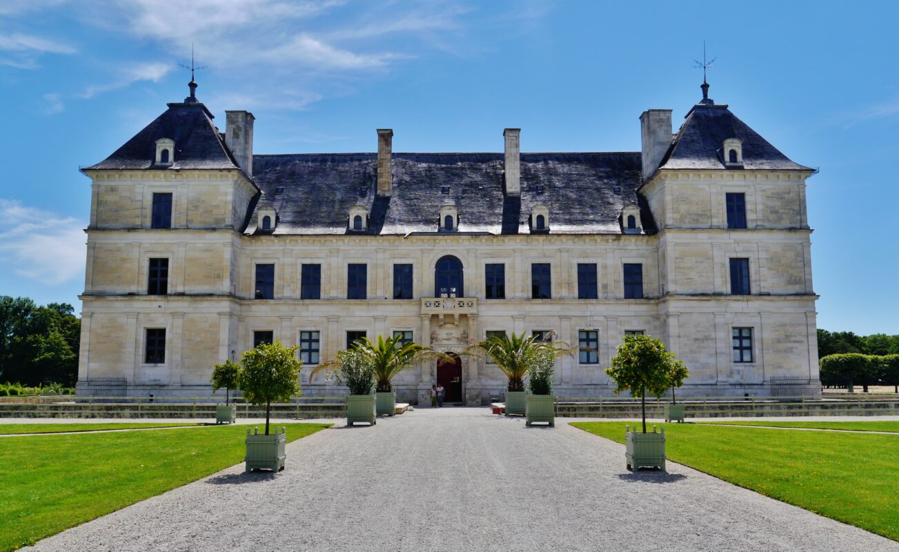 Ancy-le-Franc_Château_d'Ancy-le-Franc_Nordseite_2_Zairon, CC BY-SA 4.0.